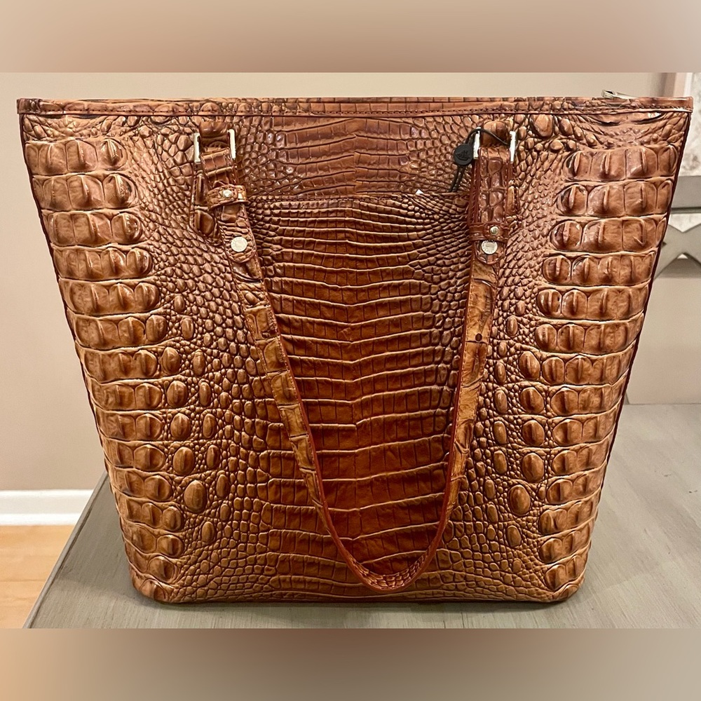 BRAHMIN NWT RED GOLD BRONZE LARGE SHOULDER TOTE, VGUC with Registration Card - Picture 2 of 5